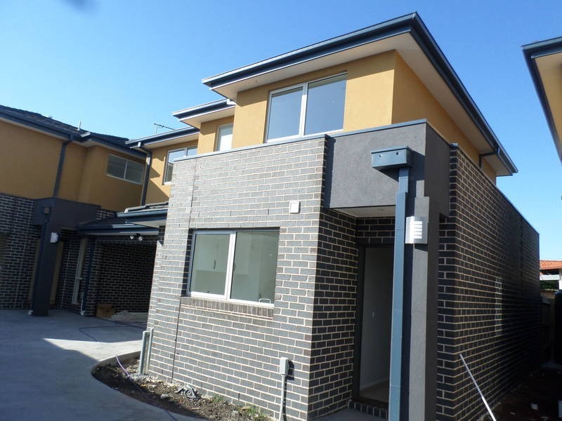 2/100 WARANGA CRESCENT, Broadmeadows VIC 3047