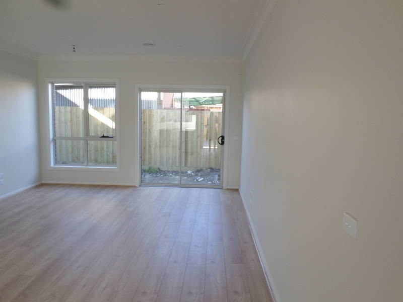 2/100 WARANGA CRESCENT, Broadmeadows VIC 3047