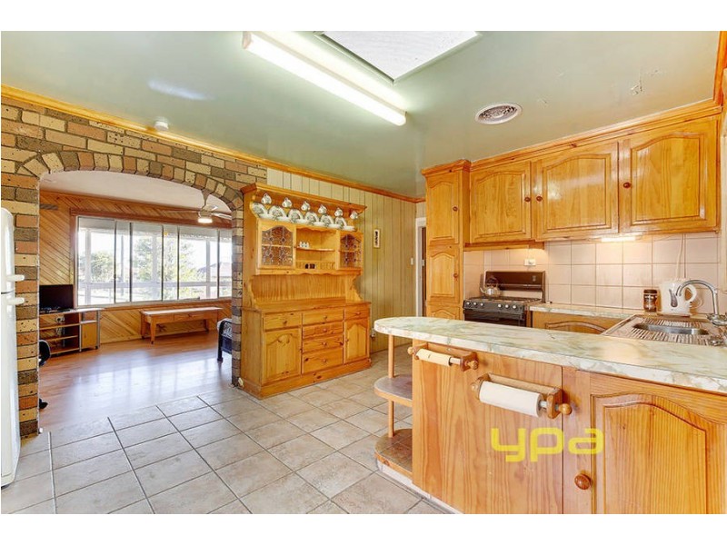 16 MOONEE BLVD, Glenroy VIC 3046