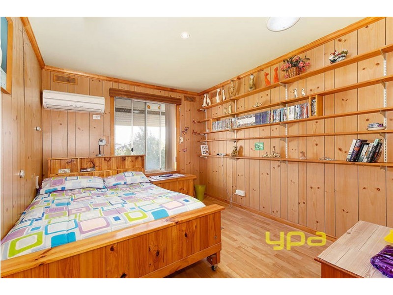 16 MOONEE BLVD, Glenroy VIC 3046