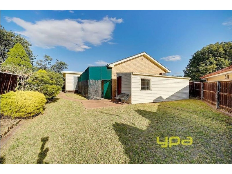 16 MOONEE BLVD, Glenroy VIC 3046
