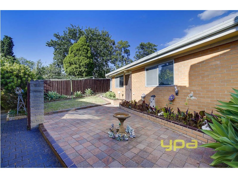 16 MOONEE BLVD, Glenroy VIC 3046