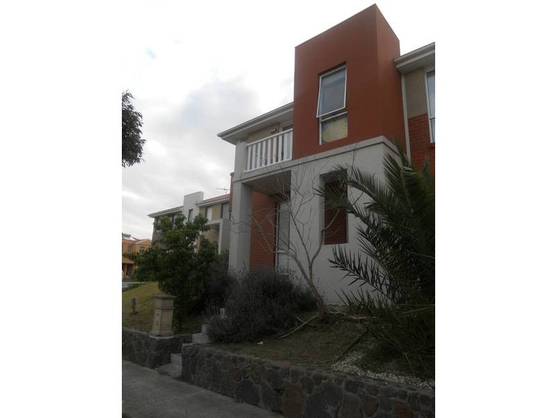 77 Ravenhill Boulevard, Roxburgh Park VIC 3064