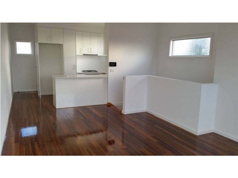 1/1 EILEEN STREET, Hadfield VIC 3046