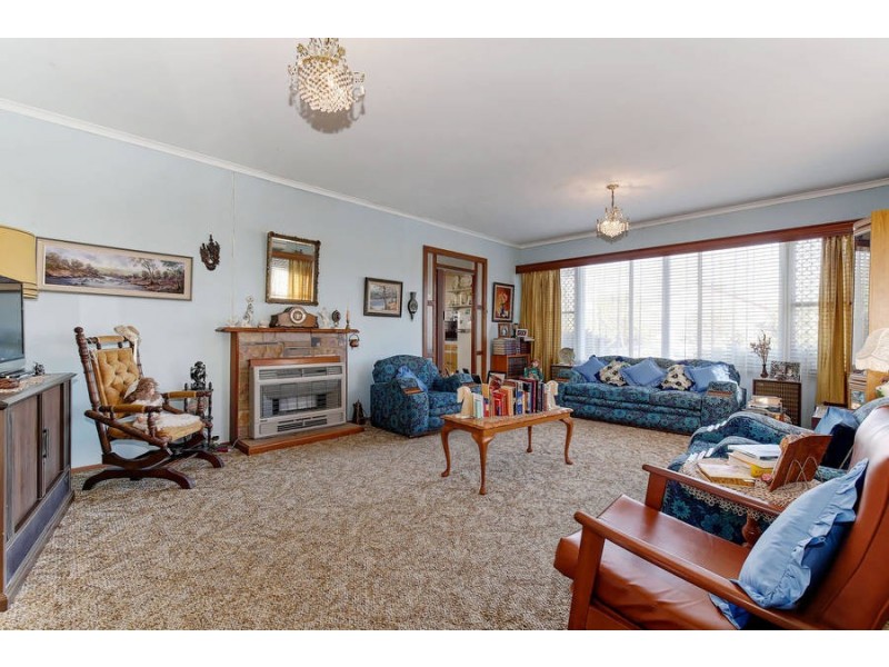24 GOSFORD CRESCENT, Broadmeadows VIC 3047