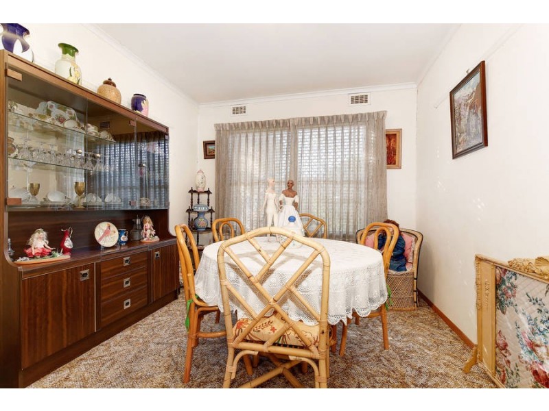 24 GOSFORD CRESCENT, Broadmeadows VIC 3047