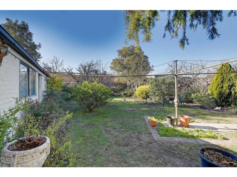 24 GOSFORD CRESCENT, Broadmeadows VIC 3047