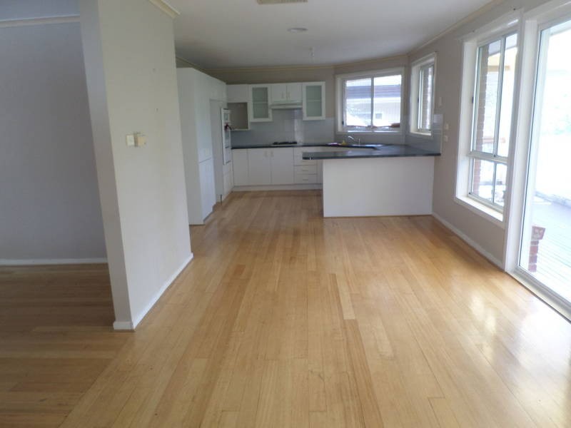 2/5 Cassinia Crescent, Meadow Heights VIC 3048