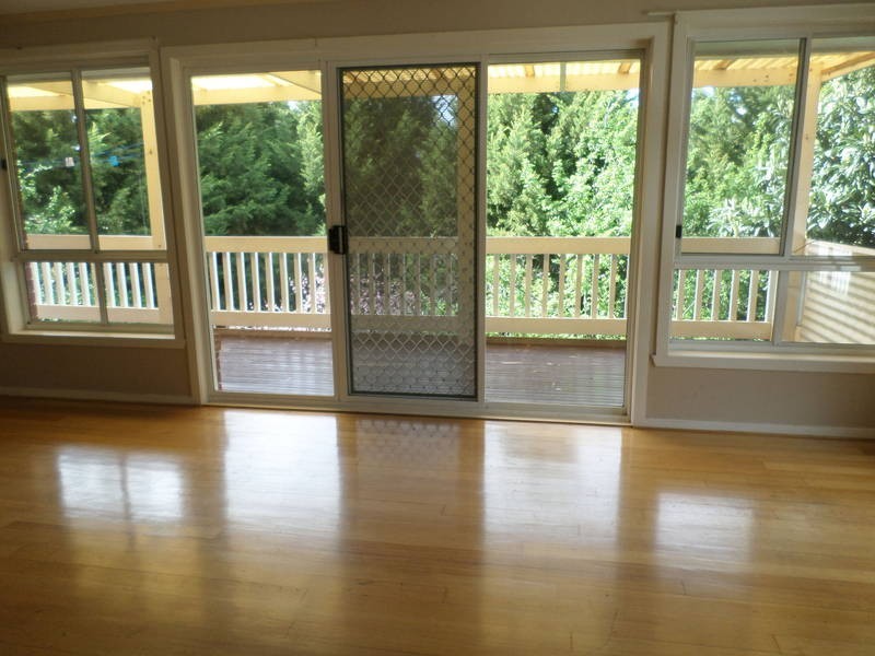 2/5 Cassinia Crescent, Meadow Heights VIC 3048