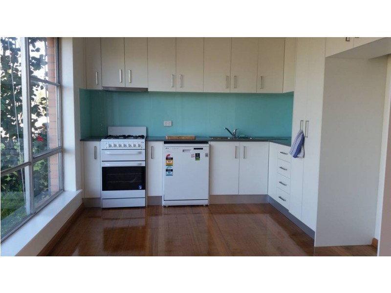 16 KANIVA STREET, Dallas VIC 3047