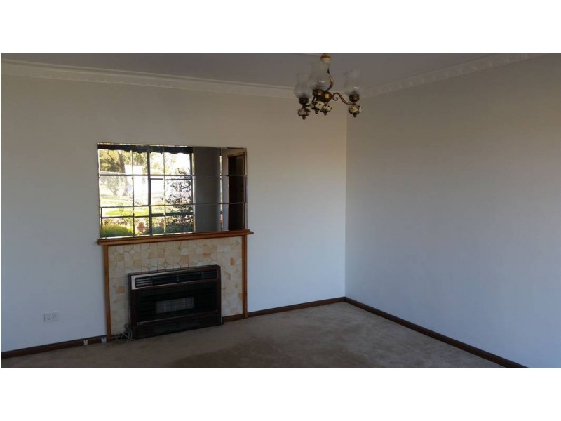 16 KANIVA STREET, Dallas VIC 3047