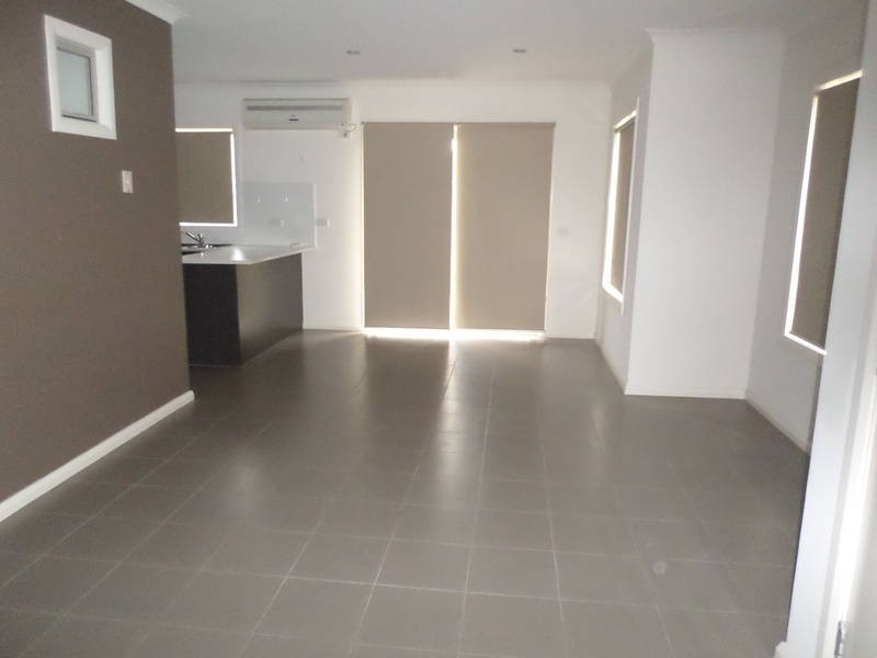 1/335 Grand Boulevard, Craigieburn VIC 3064