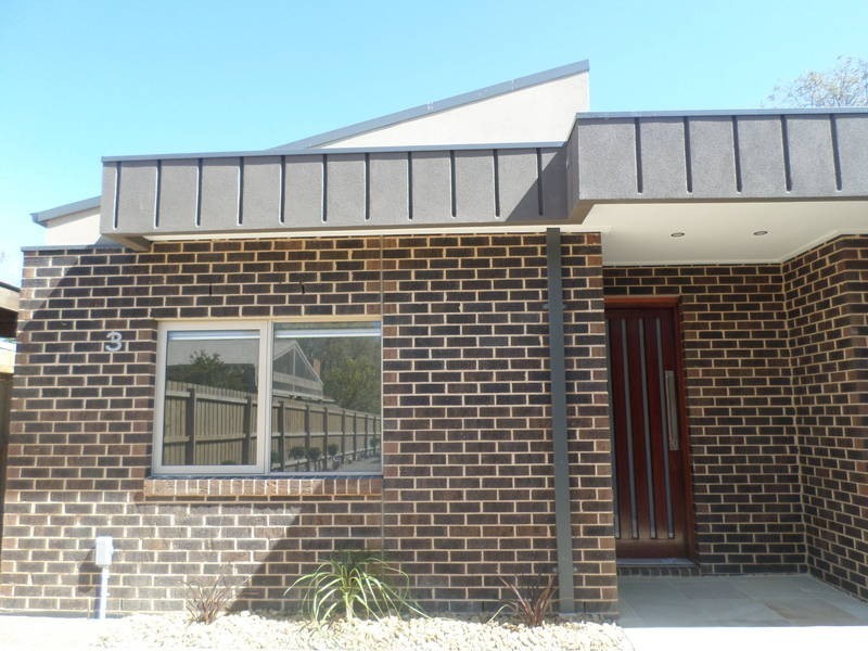 3/15 GISH COURT, Hadfield VIC 3046