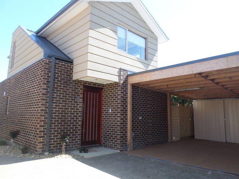 2/15 GISH COURT, Hadfield VIC 3046