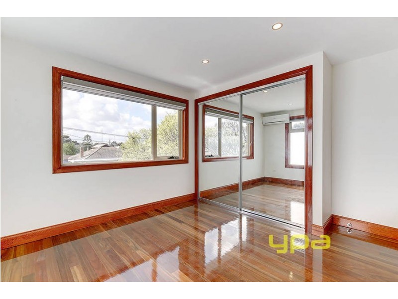 2/15 GISH COURT, Hadfield VIC 3046