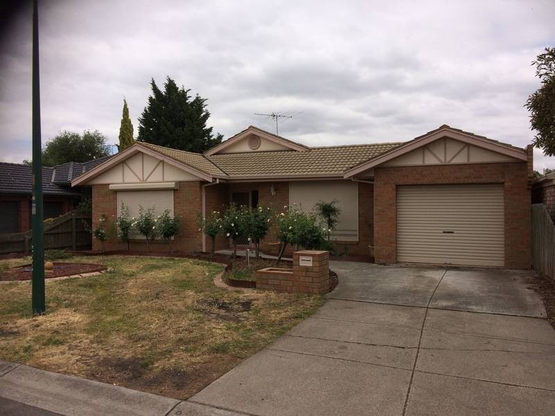 16 HARVEY COURT, Roxburgh Park VIC 3064