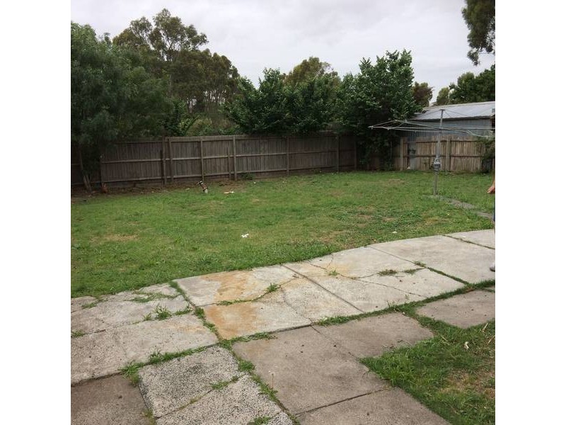 98 DALLAS DRIVE, Dallas VIC 3047