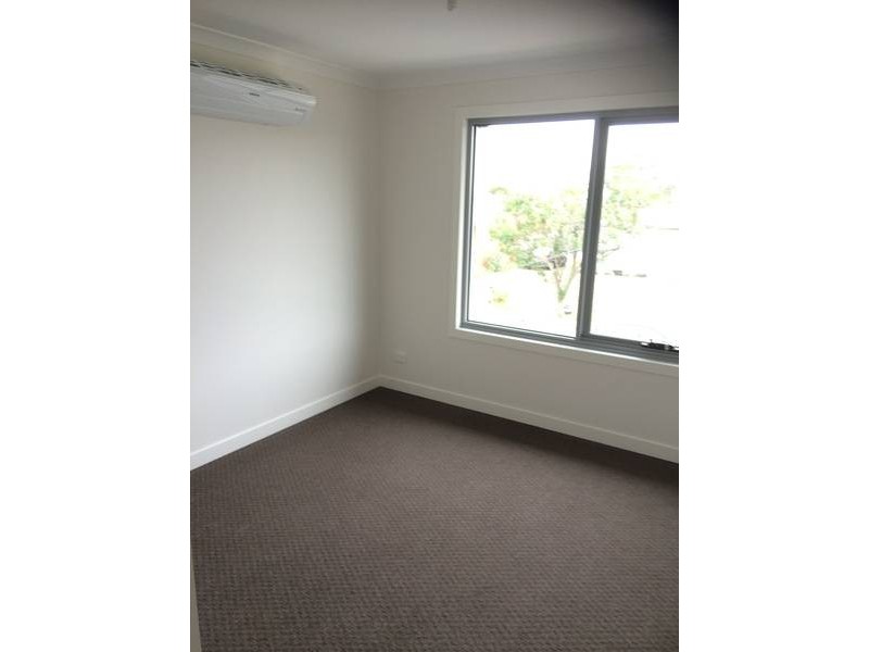 9 BOORT STREET, Dallas VIC 3047