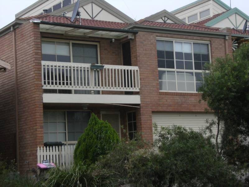 4/4 Shankland Boulevard, Meadow Heights VIC 3048