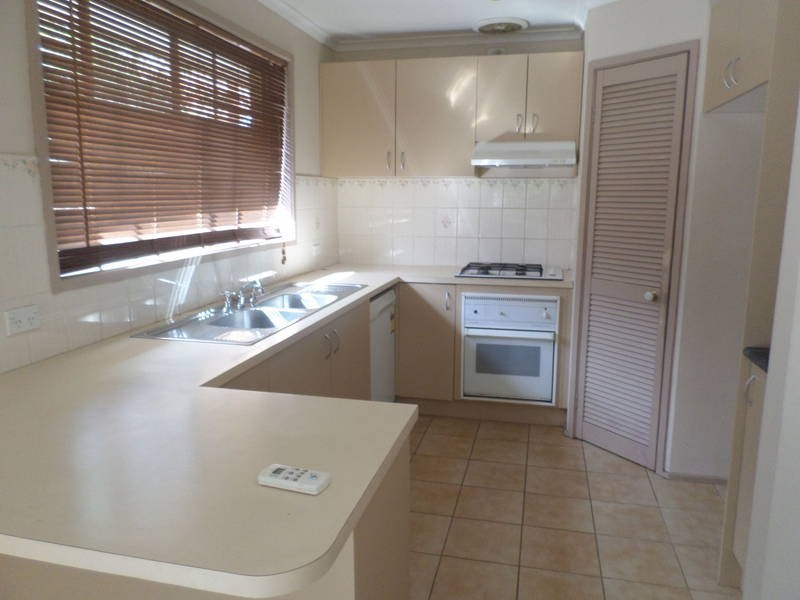14 HEATH PLACE, Meadow Heights VIC 3048
