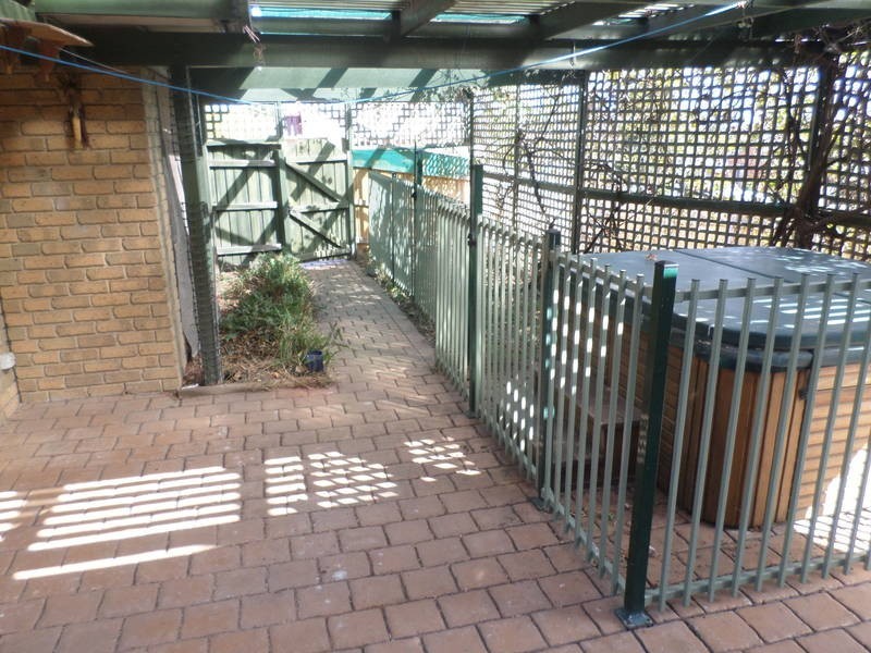 14 HEATH PLACE, Meadow Heights VIC 3048