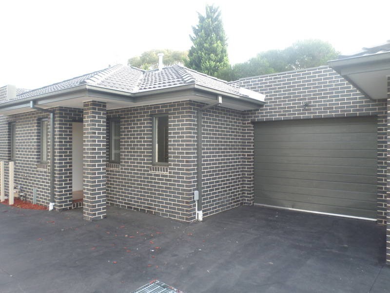 2/75 HUBERT AVENUE, Glenroy VIC 3046