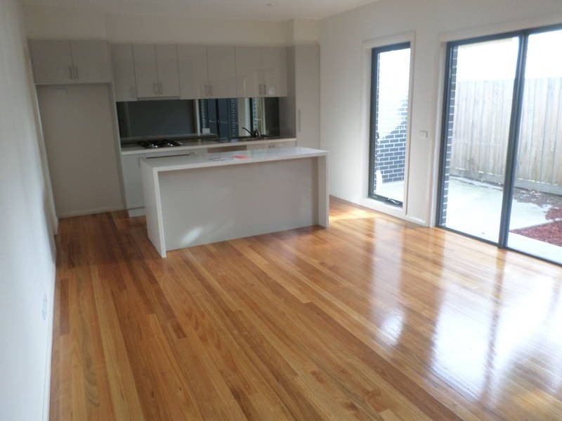 2/75 HUBERT AVENUE, Glenroy VIC 3046