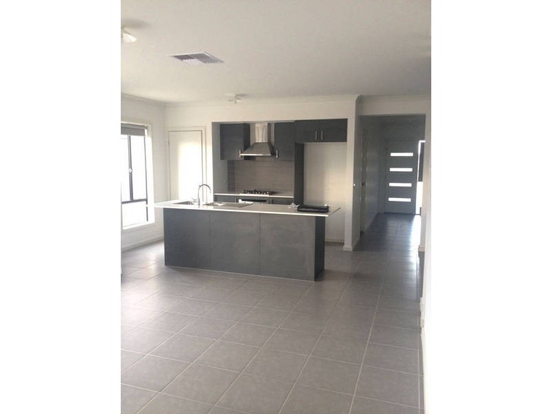 23 STOURHEAD AVENUE, Mernda VIC 3754