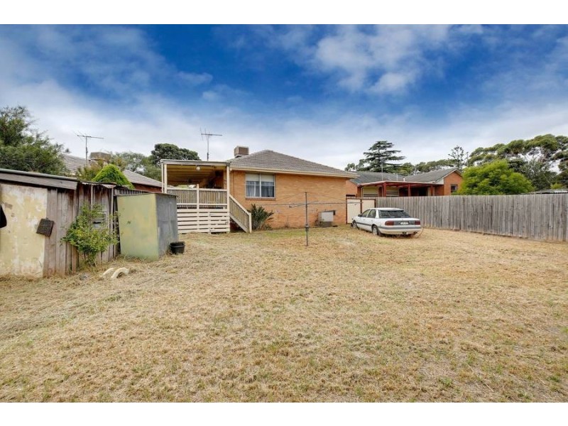 5 MERINO AVENUE, Dallas VIC 3047