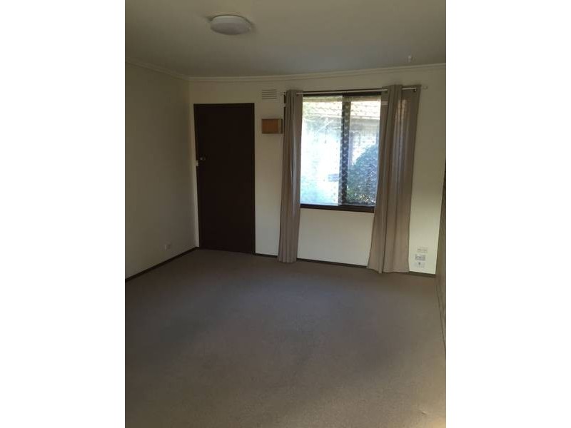 17/9-11 CHRIS COURT, Oak Park VIC 3046