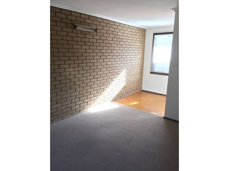 17/9-11 CHRIS COURT, Oak Park VIC 3046