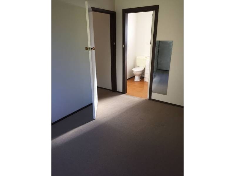 17/9-11 CHRIS COURT, Oak Park VIC 3046