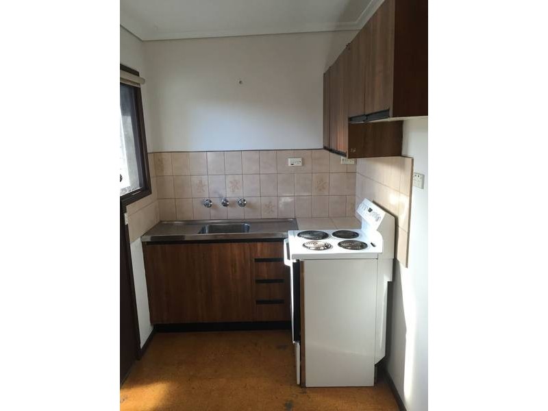 17/9-11 CHRIS COURT, Oak Park VIC 3046