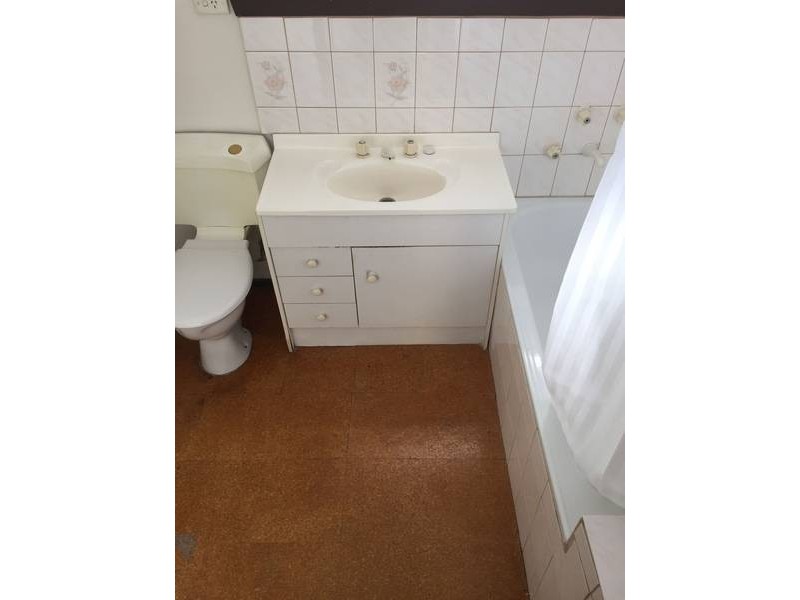 17/9-11 CHRIS COURT, Oak Park VIC 3046