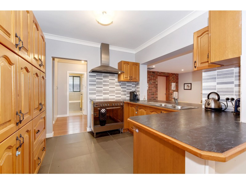 27 WARANGA CRES, Broadmeadows VIC 3047