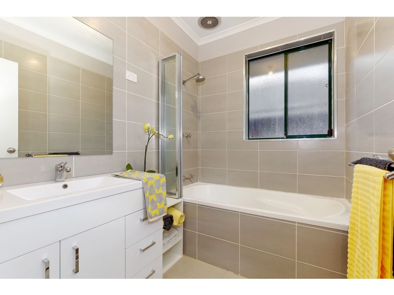 27 WARANGA CRES, Broadmeadows VIC 3047