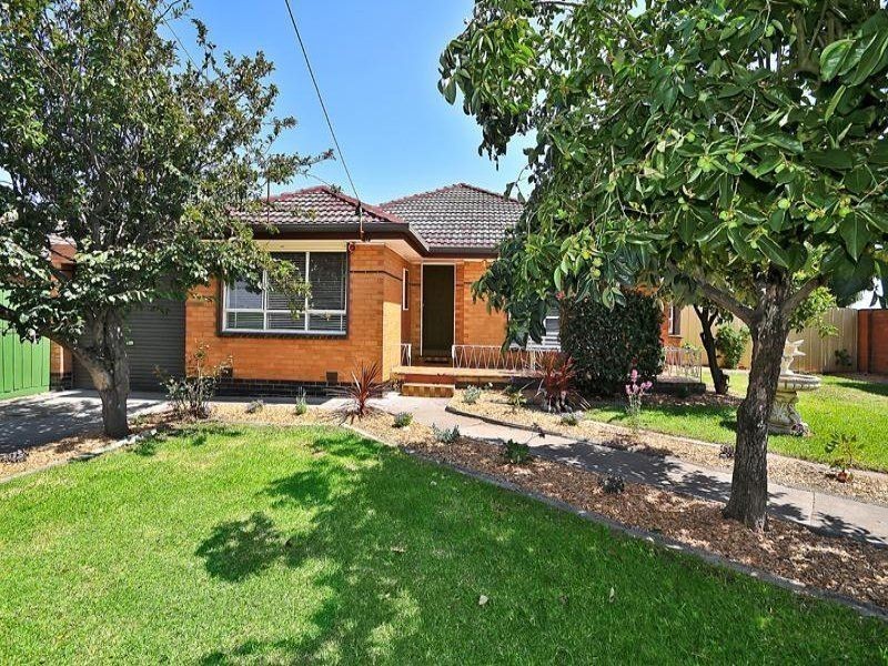 2 Riviera Court, Fawkner VIC 3060