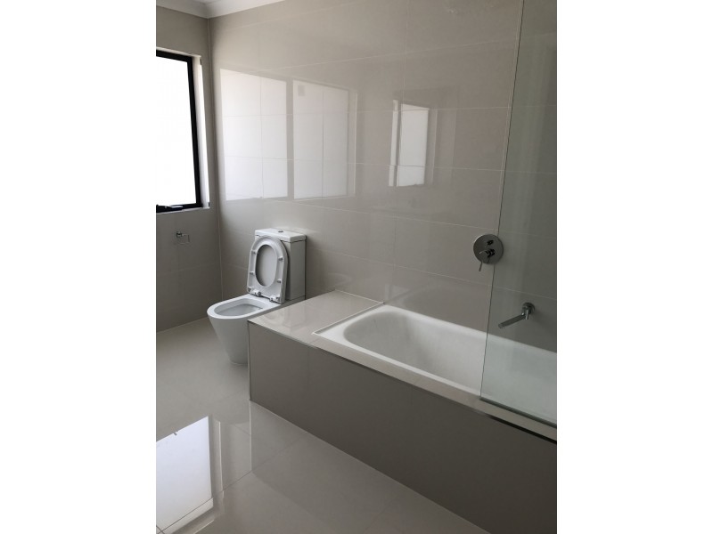 1/10  PARIS ROAD, Broadmeadows VIC 3047