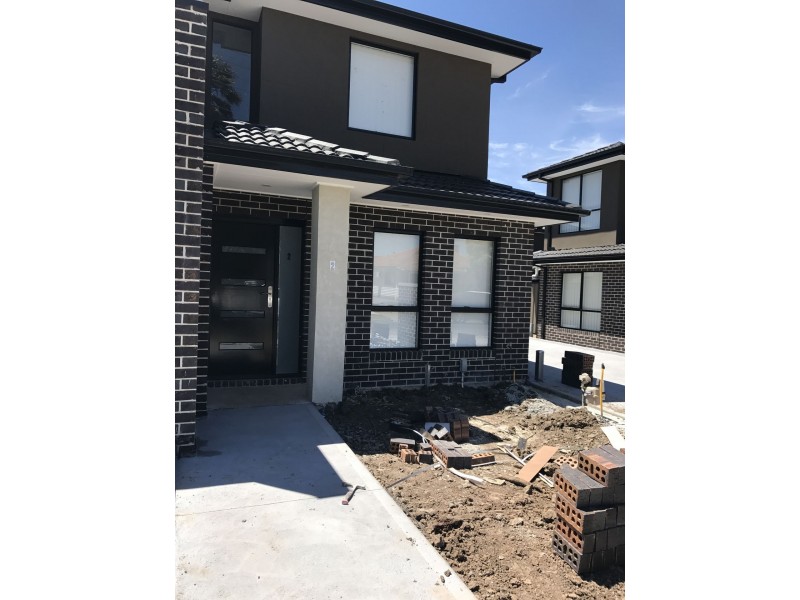 2/10 PARIS ROAD, Broadmeadows VIC 3047