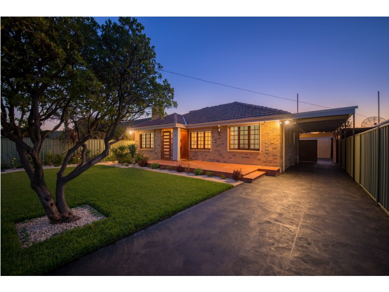 17 BANNISTER STREET, Jacana VIC 3047