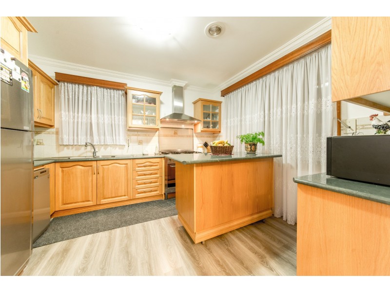 17 BANNISTER STREET, Jacana VIC 3047