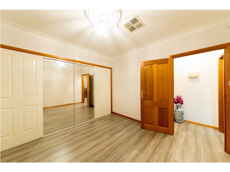 17 BANNISTER STREET, Jacana VIC 3047