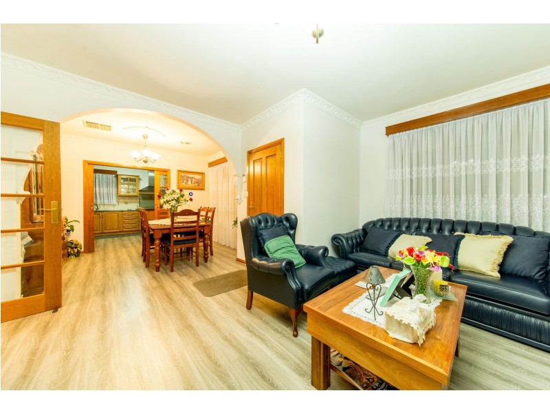 17 BANNISTER STREET, Jacana VIC 3047