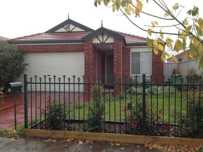 16 ELDERGREEN CIR, Craigieburn VIC 3064