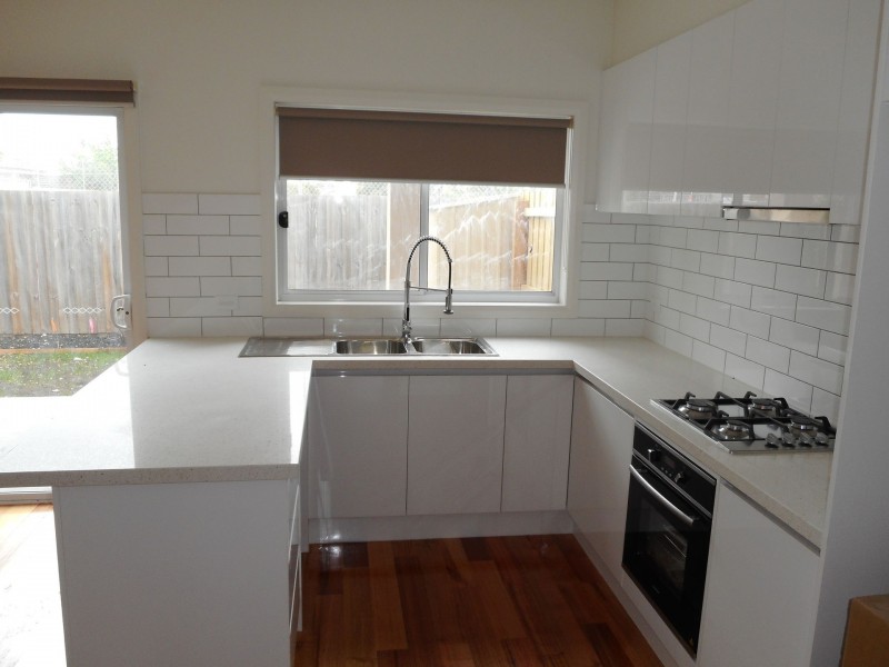 2/8 VOLGA STREET, Hadfield VIC 3046