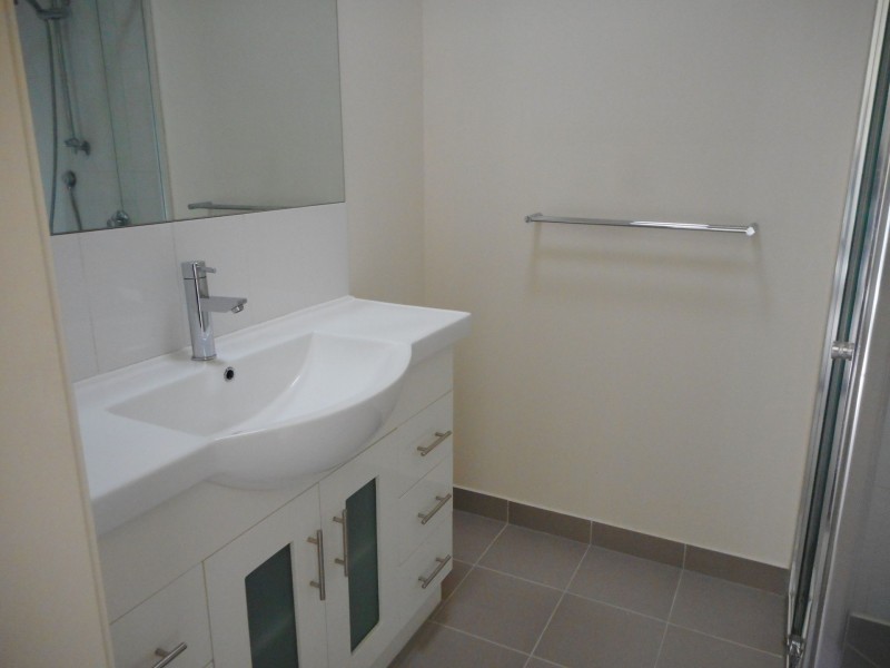 3/42 Gladstone Parade, Glenroy VIC 3046