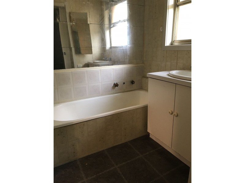 8 KATANDRA CRESCENT, Broadmeadows VIC 3047