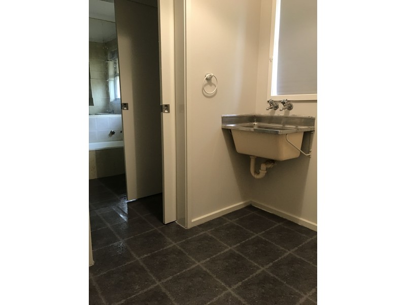 8 KATANDRA CRESCENT, Broadmeadows VIC 3047