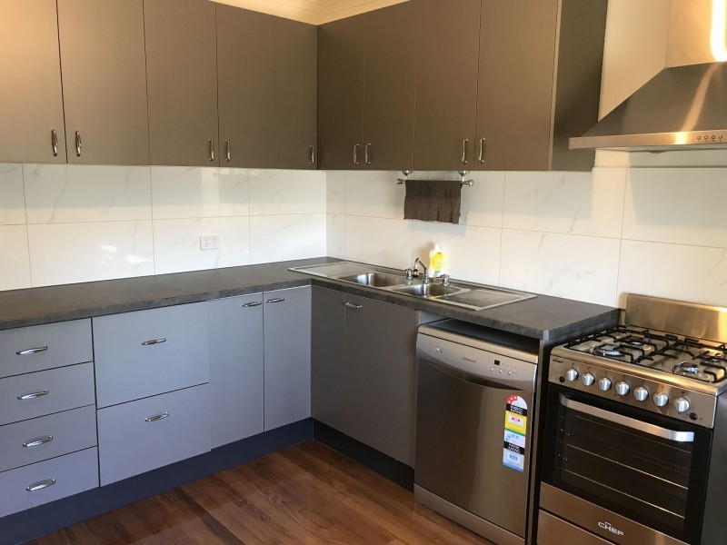 83 Sunset Boulevard, Jacana VIC 3047