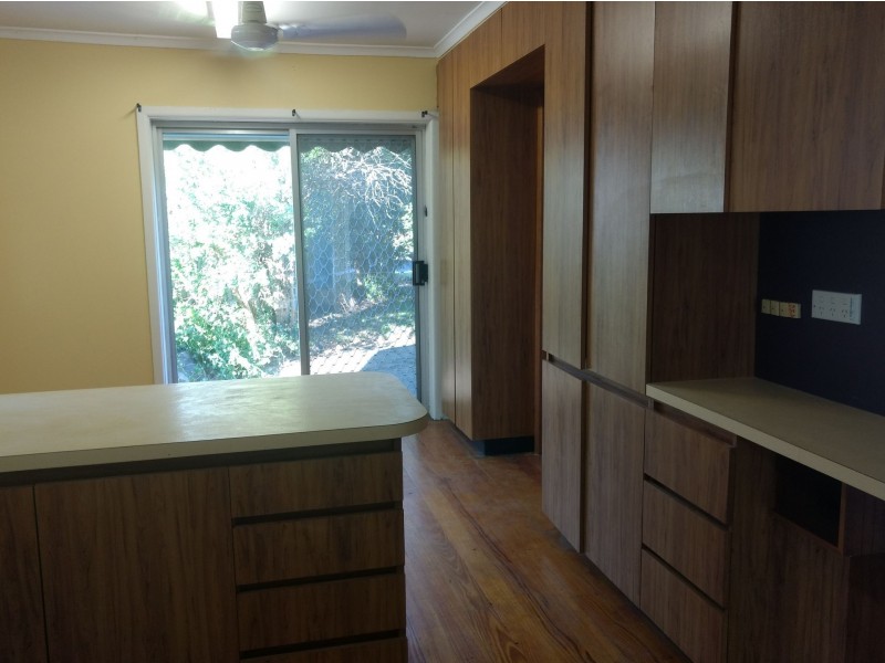 6 Bates Court, Jacana VIC 3047